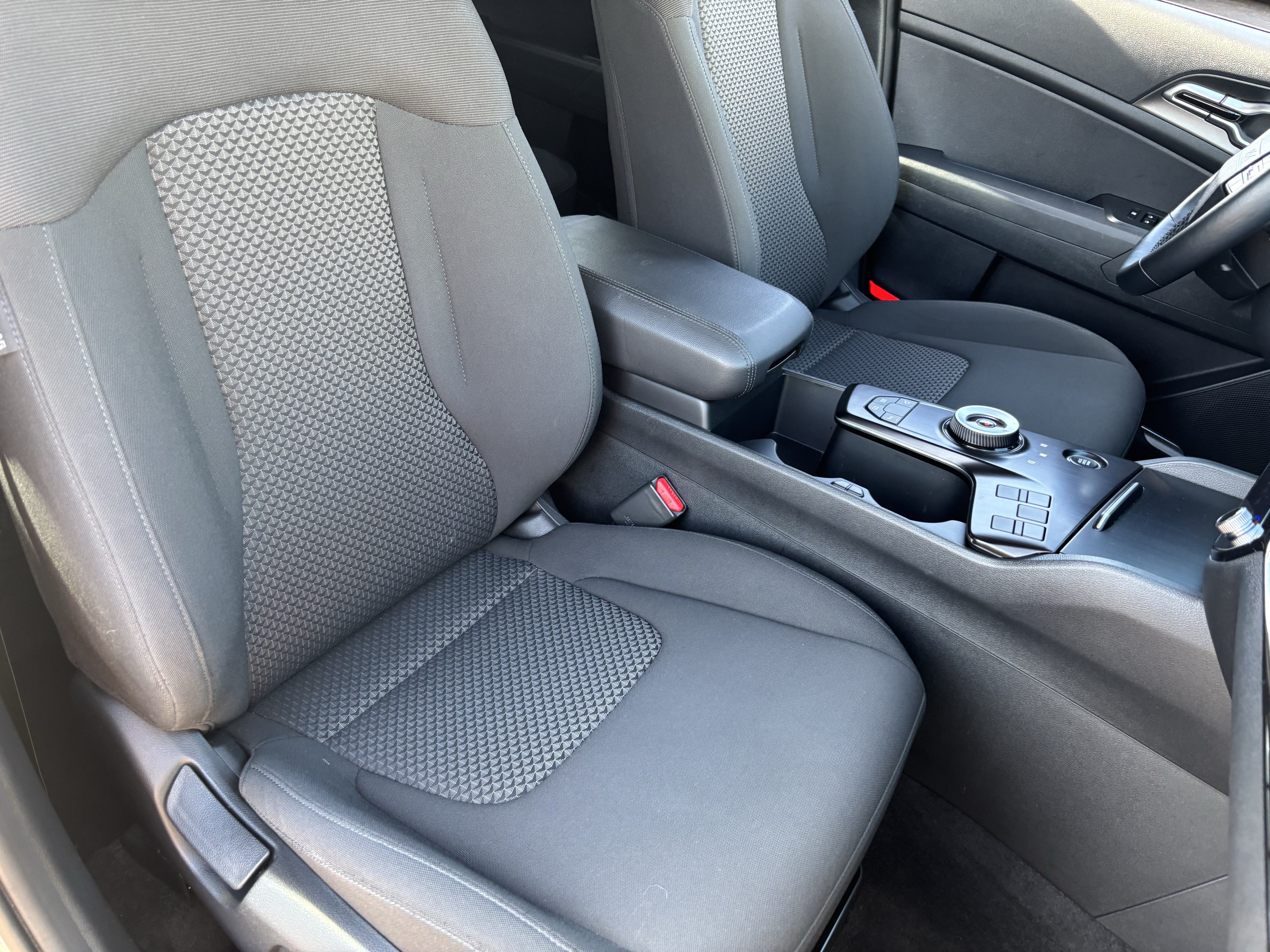 Certified 2026 Kia Sportage LX FWD image 8
