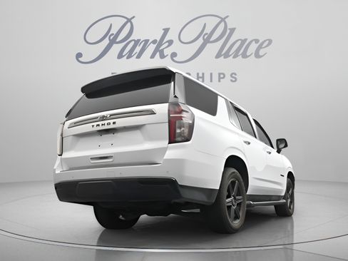 Used 2022 Chevrolet Tahoe Z71 w/ Luxury Package AWD/4WD image 15