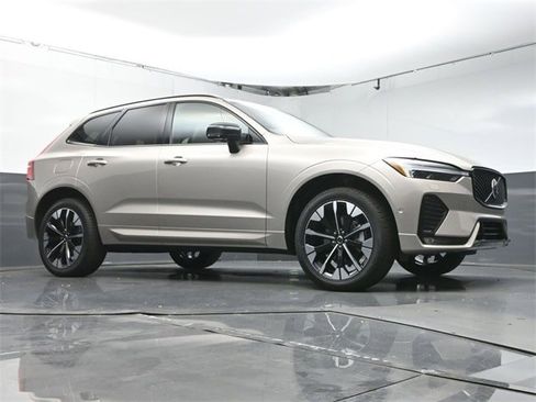 Used 2026 Volvo XC60 B5 Plus w/ Protection Package Premier image 33