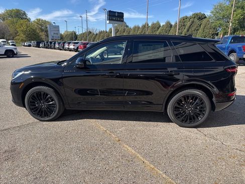 New 2026 Lincoln Corsair Premiere image 4