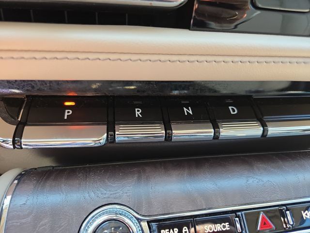 Used 2022 Lincoln Aviator Reserve w/ Elements Package Plus AWD/4WD image 26
