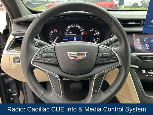 Used 2017 Cadillac XT5 FWD image 18