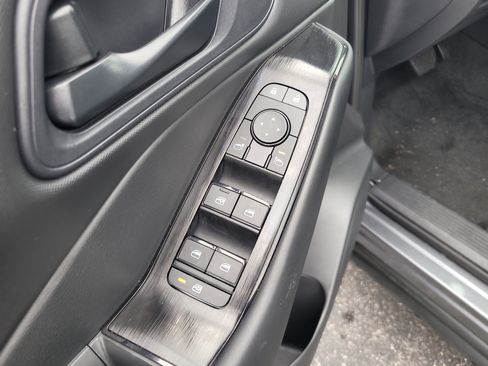 Used 2025 Nissan Rogue S image 16