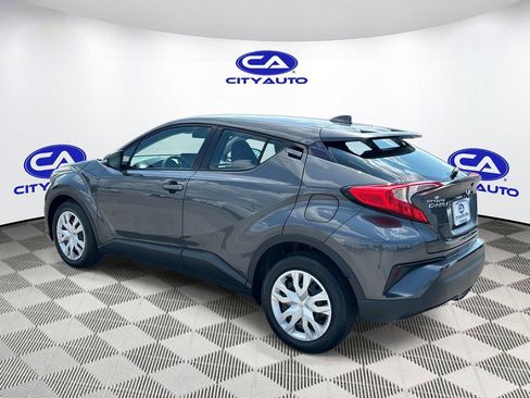 Used 2021 Toyota C-HR LE FWD image 5
