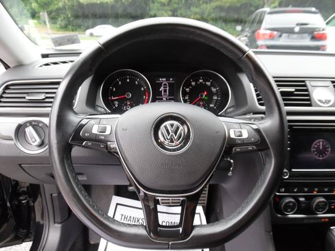 Used 2017 Volkswagen Passat 1.8T R-Line FWD image 13