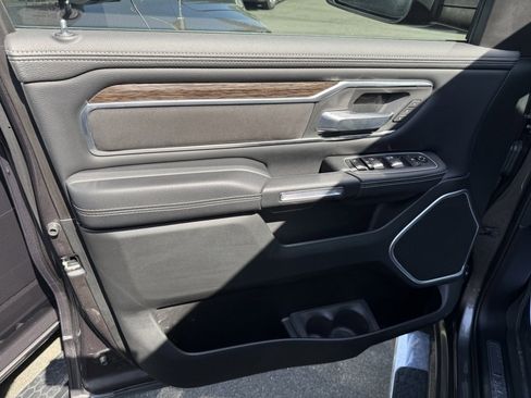 Used 2020 RAM 1500 Laramie AWD/4WD image 18