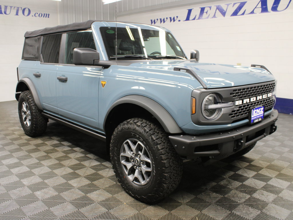 Used 2022 Ford Bronco Badlands AWD/4WD image 3