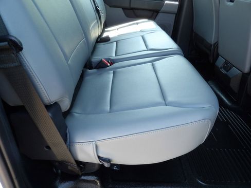 Used 2024 Ford F550 2WD Crew Cab Super Duty image 37