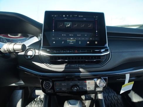 New 2026 Jeep Compass Latitude w/ Sun and Sound Group image 30