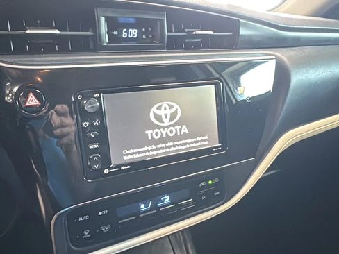Used 2018 Toyota Corolla iM FWD image 13