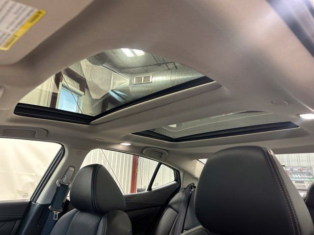 Used 2023 Nissan Maxima Platinum w/ Sport Mat Group FWD image 33