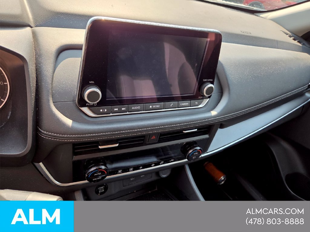Used 2025 Nissan Rogue SV FWD image 18