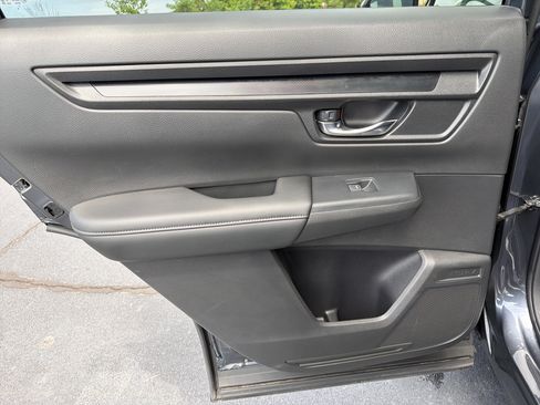 Certified 2025 Honda CR-V LX image 27