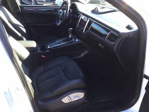 Used 2018 Porsche Macan Sport Edition image 22