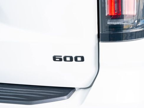 Used 2025 Cadillac Escalade ESV Sport Platinum w/ LPO, ONYX Package RWD image 13