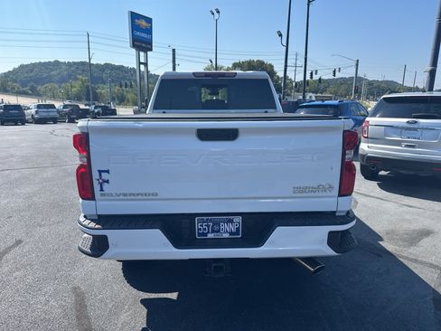 Used 2024 Chevrolet Silverado 2500 High Country w/ High Country Premium Package AWD/4WD image 5