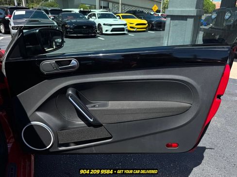 Used 2014 Volkswagen Beetle R-Line FWD image 18