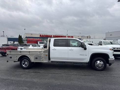 Used 2024 Chevrolet Silverado 3500 LT w/ Convenience Package image 2