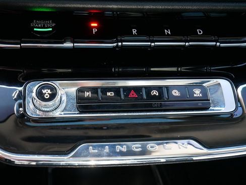 Used 2025 Lincoln Corsair AWD w/ Equipment Group 101A image 23