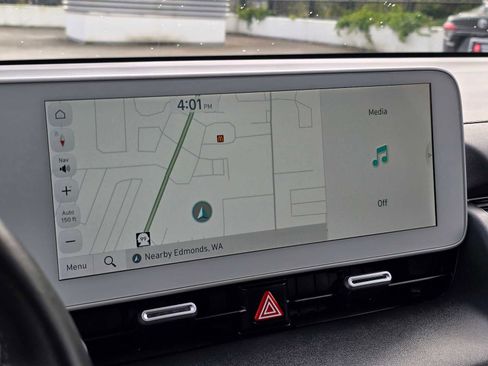 Used 2024 Hyundai Ioniq 5 SEL image 27