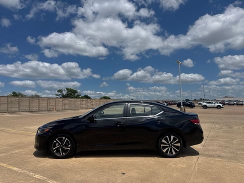 Certified 2025 Nissan Sentra SV FWD image 13