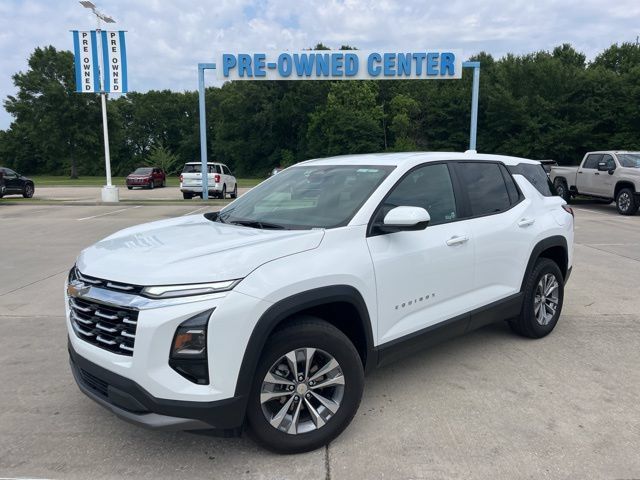 Used 2025 Chevrolet Equinox LT AWD/4WD image 2
