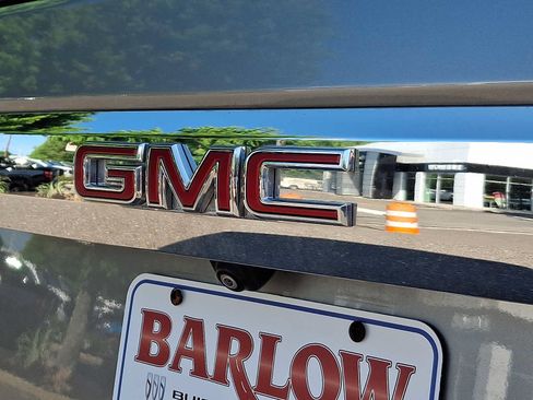 Used 2024 GMC Yukon SLT w/ SLT Luxury Package AWD/4WD image 36