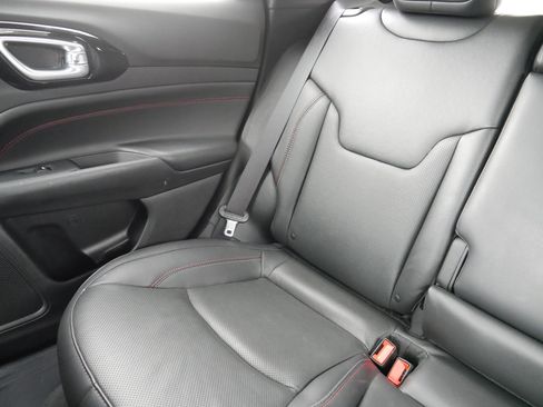 Used 2025 Jeep Compass Trailhawk w/ Trailhawk Elite Group image 12