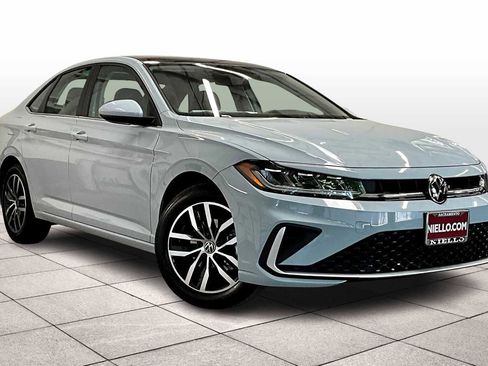 New 2025 Volkswagen Jetta SE image 2