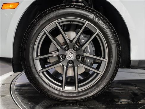 Certified 2026 Porsche Macan AWD/4WD image 14