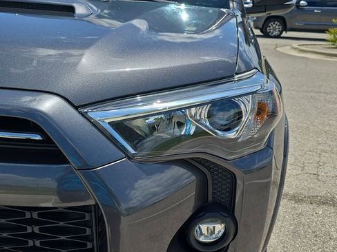 Used 2022 Toyota 4Runner TRD Off-Road Premium AWD/4WD image 31