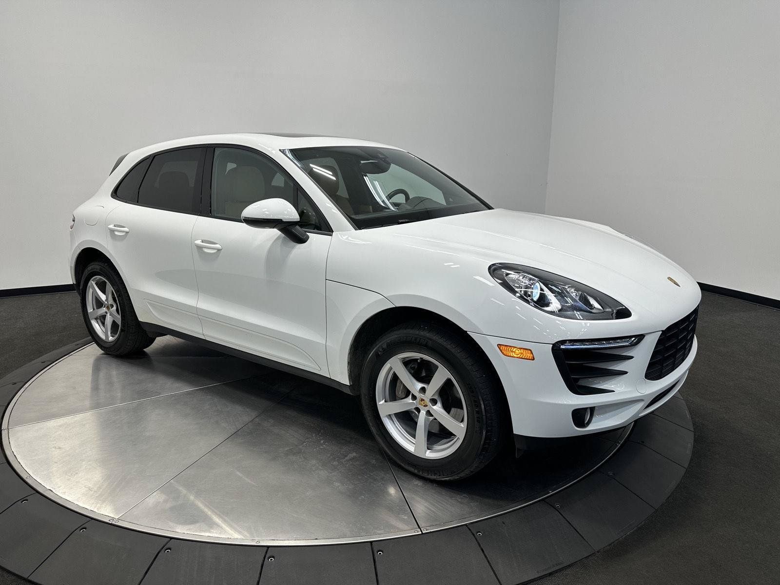 Used 2018 Porsche Macan AWD/4WD image 9