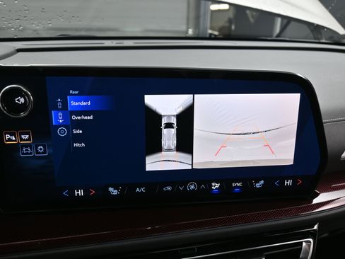 New 2026 Chevrolet Traverse Z71 w/ Driver Confidence Package image 23