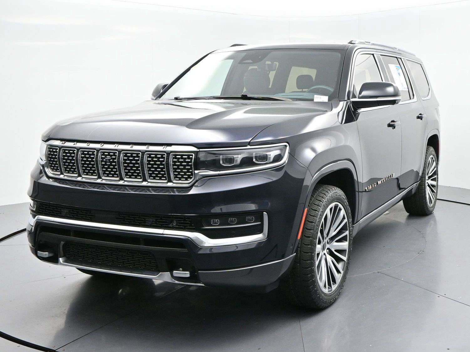 Used 2022 Jeep Grand Wagoneer Series III w/ HD Trailer Tow Package AWD/4WD image 3