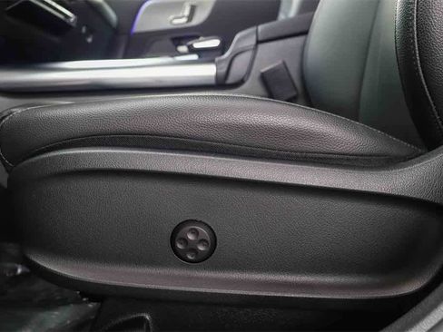 Used 2023 Mercedes-Benz GLA 250 w/ Premium Package image 22