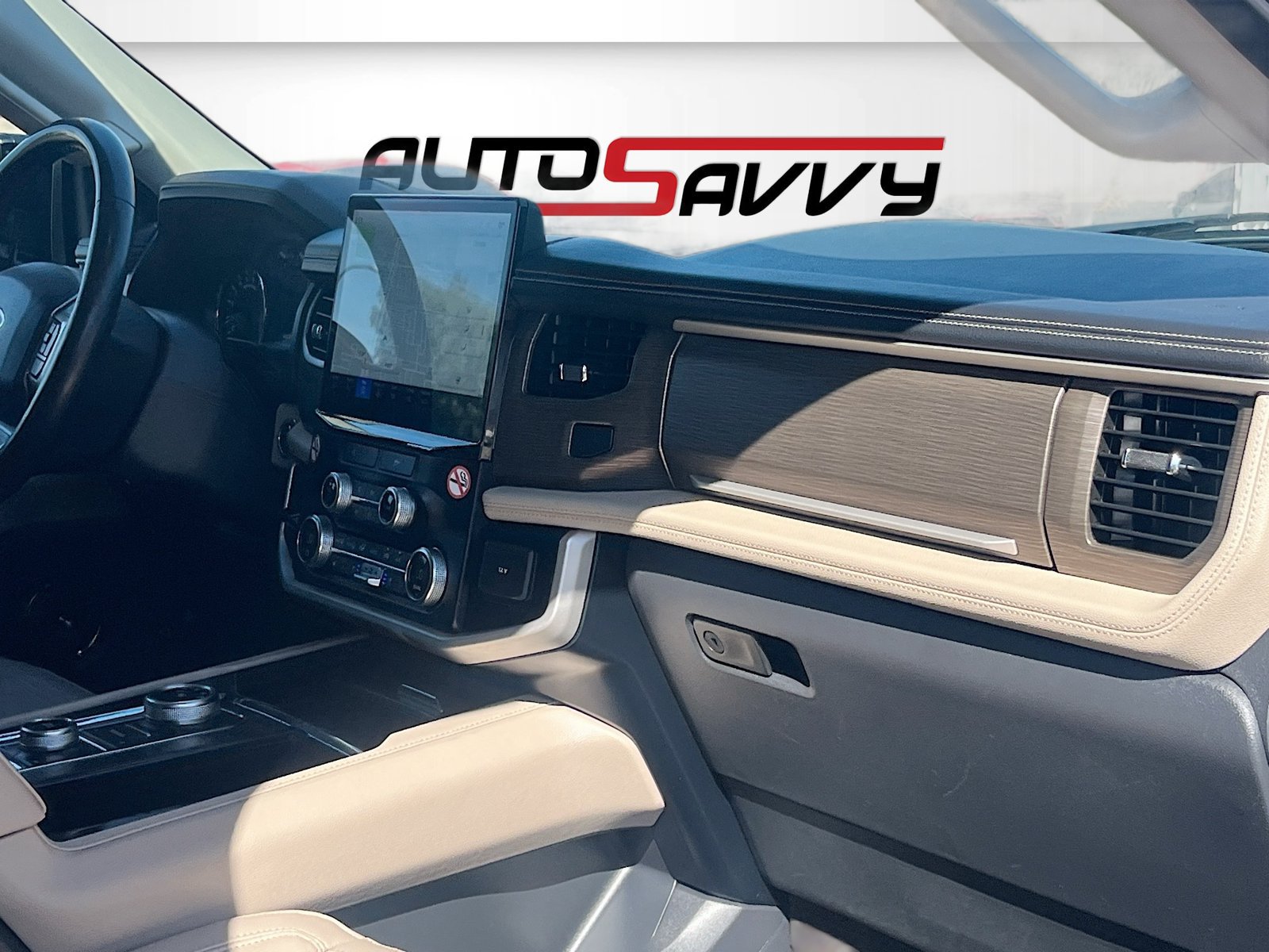 Used 2024 Ford Expedition Max Limited AWD/4WD image 32