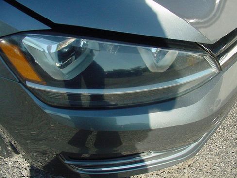 Used 2015 Volkswagen Golf TDI SE w/ Lighting Package image 41