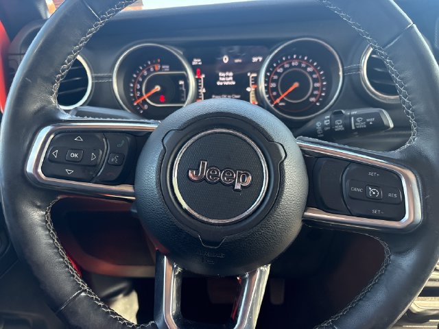 Used 2018 Jeep Wrangler Unlimited Sahara AWD/4WD image 14