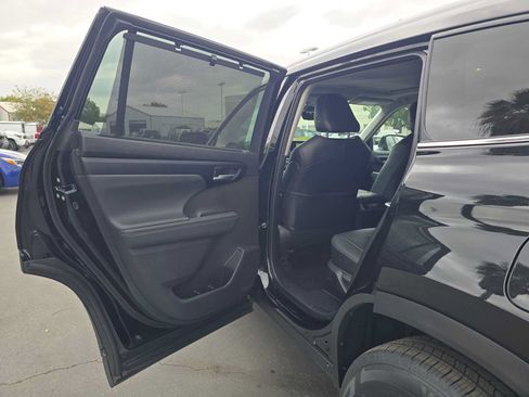 Used 2026 Toyota Highlander XLE AWD/4WD image 19