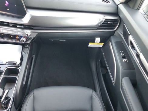 New 2025 Kia Telluride S image 19