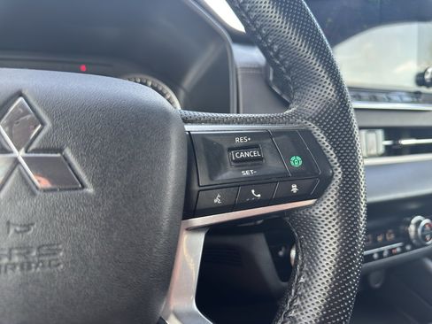 Used 2024 Mitsubishi Outlander SE AWD/4WD image 28