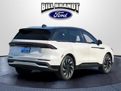 Used 2024 Lincoln Nautilus Reserve w/ Equipment Group 202A AWD/4WD image 3