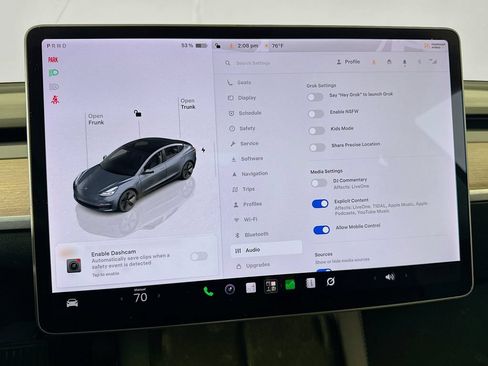 Used 2022 Tesla Model 3 Long Range AWD/4WD image 38