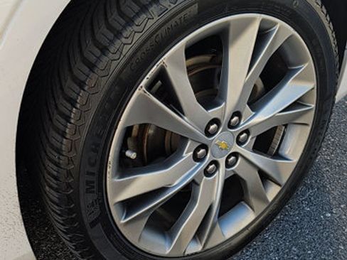 Used 2019 Chevrolet Blazer Premier w/ Sun and Wheels Package AWD/4WD image 12
