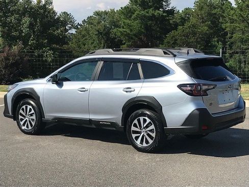 Used 2024 Subaru Outback Premium AWD/4WD image 4