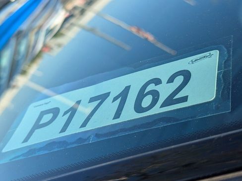 Used 2024 Kia Sorento S image 32