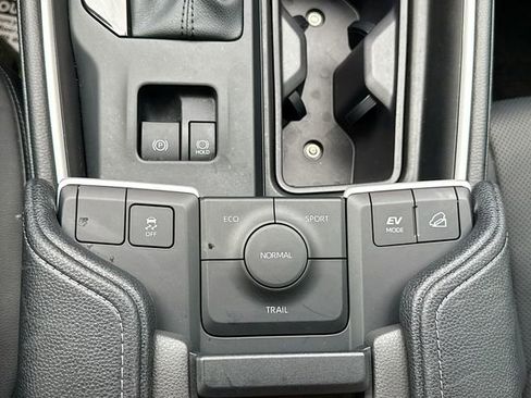 Used 2025 Toyota Grand Highlander AWD Hybrid image 31