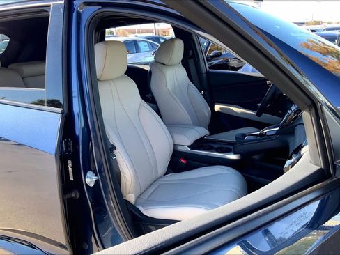 Used 2025 Acura RDX SH-AWD image 8