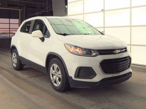 Used 2018 Chevrolet Trax LS image 4