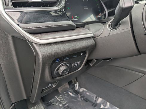 Used 2023 Jeep Grand Cherokee 4WD 4xe image 24